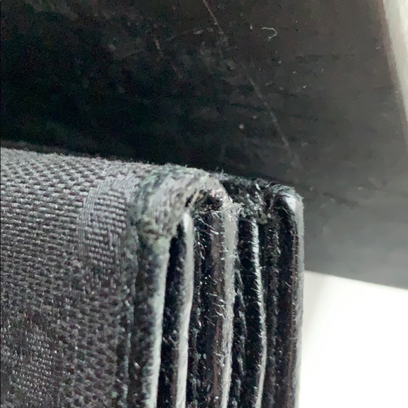 Gucci wallet and box. Good condition 💯 authentic - Picture 3 of 7